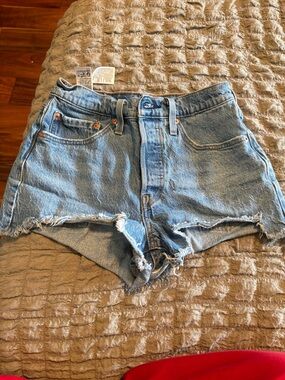 Levi’s‎ 501 Cut Off Shorts W26 Light Wash Distressed High Rise Denim (0405)